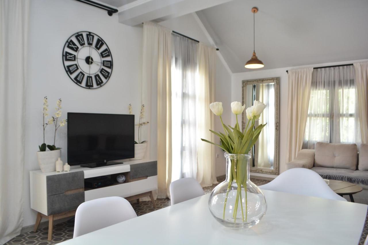 Apartman L&M Cetinje Bagian luar foto